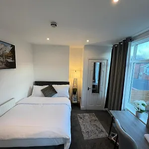 J&f In Homestay Leeds (West Yorkshire)